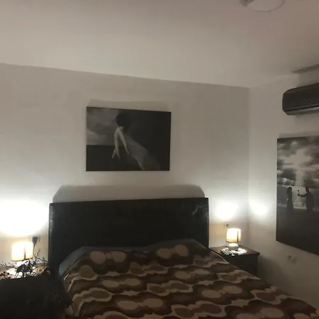 Cozzy Cottage, In Center Of Apartment Tirana