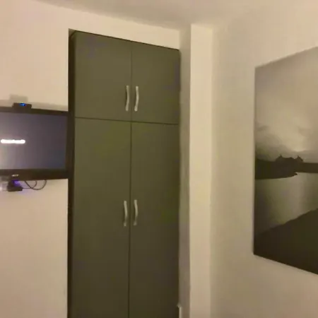 Cozzy Cottage, In Center Of * Tiran