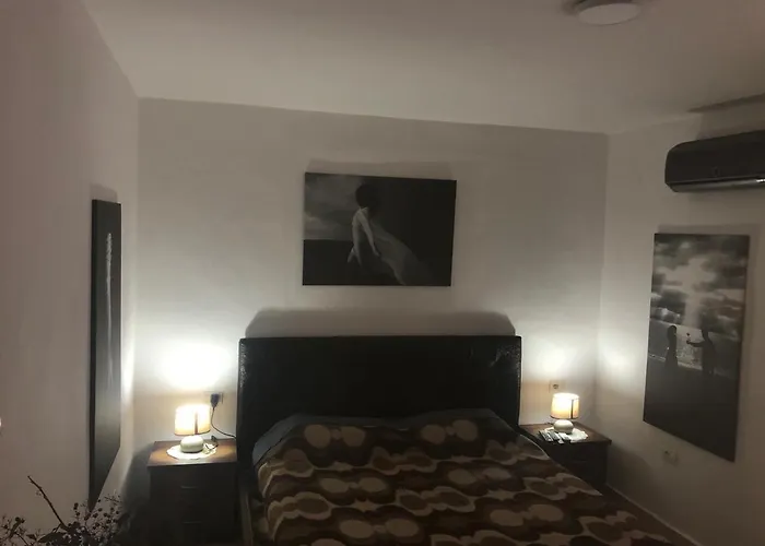 アパート Cozzy Cottage, In Center Of *