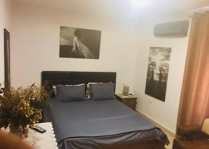 Lägenhet Cozzy Cottage, In Center Of *