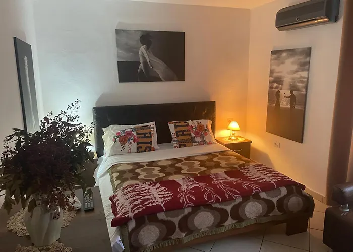 アパート Cozzy Cottage, In Center Of *