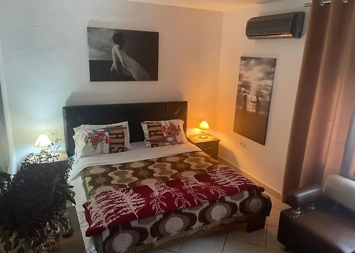 Lägenhet Cozzy Cottage, In Center Of Tirana